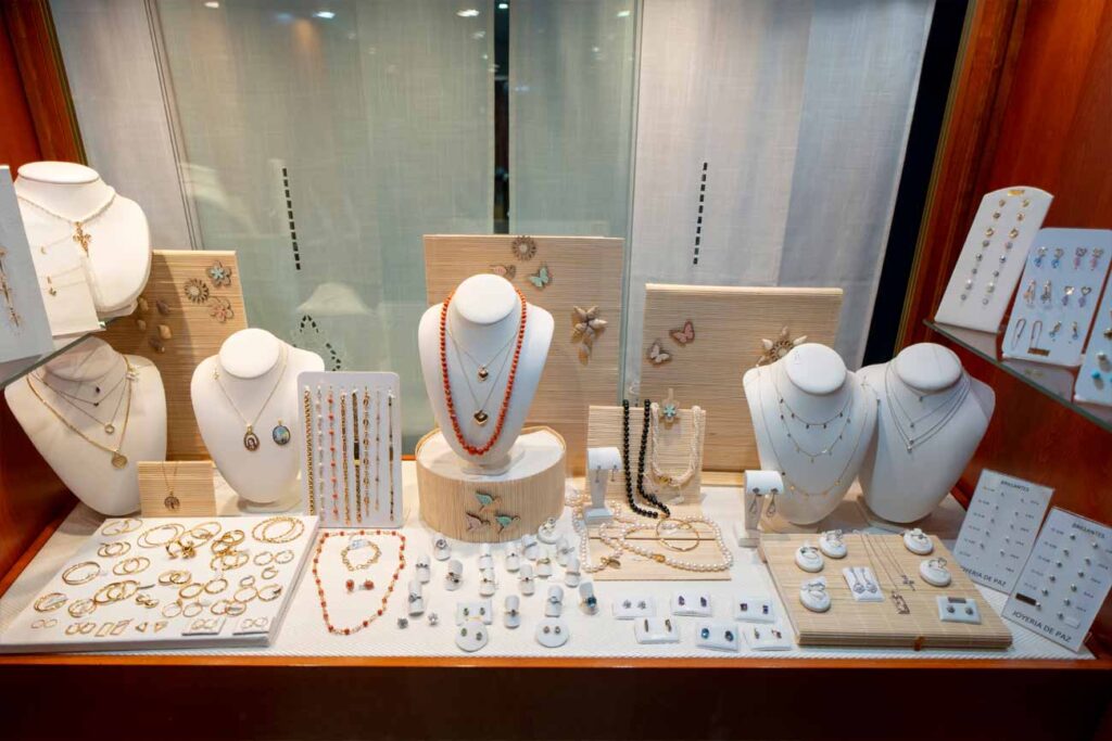 tiendas-orfebreria-compostela-JOYERIA-PAZ-5